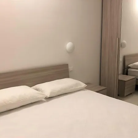 Апартаменты Venezia 2 *